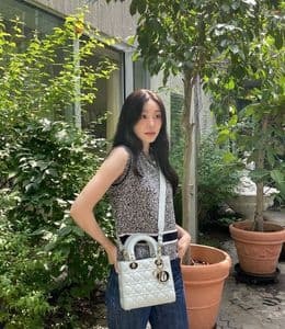 디올, 2025 여름 레이디 디올 위커백 공개|카나주로 완성한 우아한 라탄백